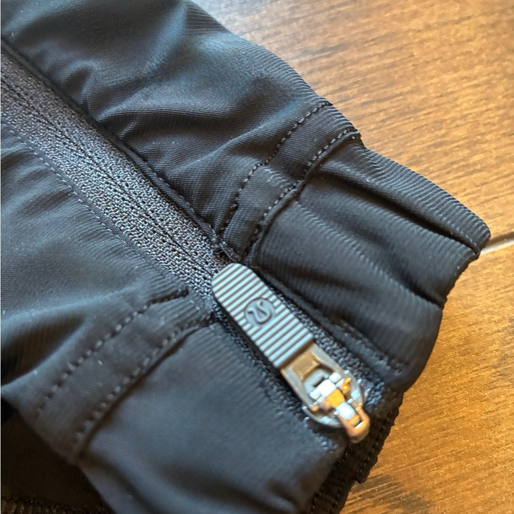 Lululemon Joggers in Black, Woman’s Size 2 - Picture 5 of 8